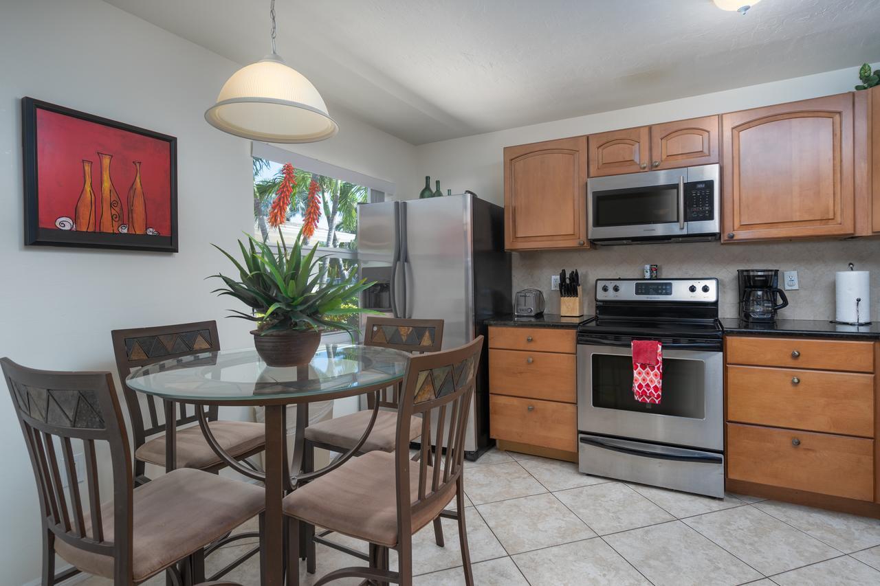Gulf Breeze Condos Fort Myers Beach Exterior photo